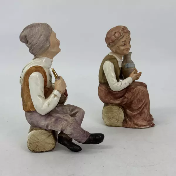Vintage Ardco Elderly Man And Woman Figures Sitting On Logs S-2039 Japan