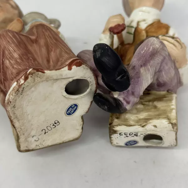 Vintage Ardco Elderly Man And Woman Figures Sitting On Logs S-2039 Japan