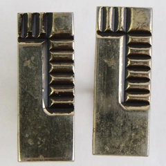 Set of 2 Unmarked Gold-Tone Notched Cuff Links