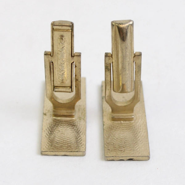 Set of 2 Unmarked Gold-Tone Notched Cuff Links