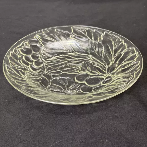 Embossed Grape Cluster Clear Glass Plate 9 Inch