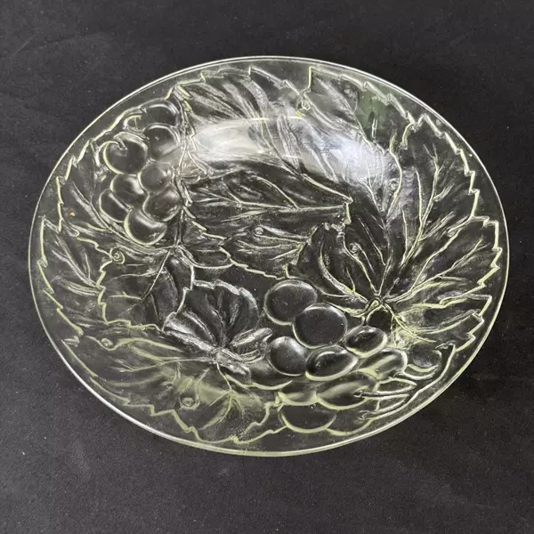 Embossed Grape Cluster Clear Glass Plate 9 Inch