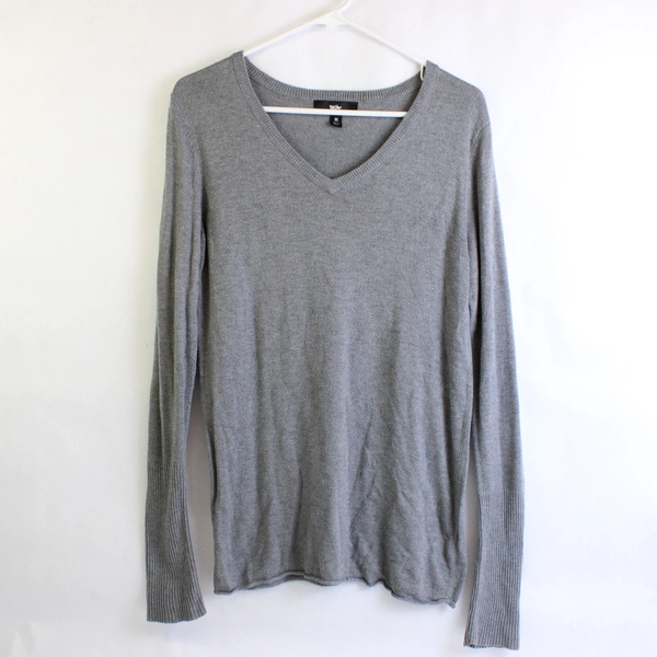 Mossimo Gray V-Neck Sweater Women's Size Medium