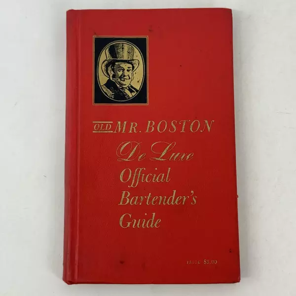 Vintage 1961 Old Mr Boston Deluxe Official Bartenders Guide Drink Recipe Book