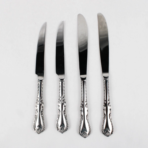Lot Of 4 Reed & Barton Louis Philippe (Stainless) Flatware 2 Steak Knives & 10"