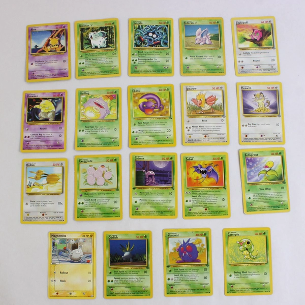 Lot of 19 Nintendo Stage 1 Pokémon Trading Cards