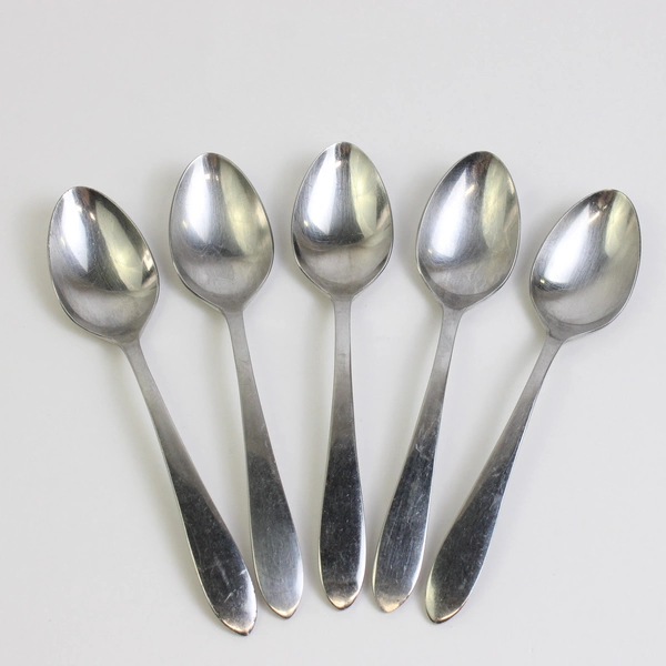Lot Of 5 Retroneu Kent (Silverplate) Flatware Teaspoons