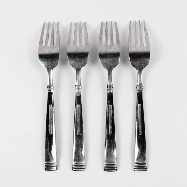 Lot of 4 International Palisades Stainless Steel 8 inch Dinner Forks 