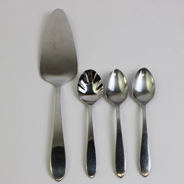 Lot Of 4 Retroneu Kent (Silverplate) Flatware Pie Server 2 Teaspoons Sugar Spoon