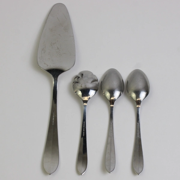 Lot Of 4 Retroneu Kent (Silverplate) Flatware Pie Server 2 Teaspoons Sugar Spoon