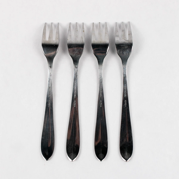 Lot Of 4 Retroneu Kent (Silverplate) Flatware Pickel Forks