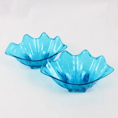 Lot Of 2 Unbranded Shell Seving/Decorative Blue Plastic Bowls 3.5" x 9" x 5.5"