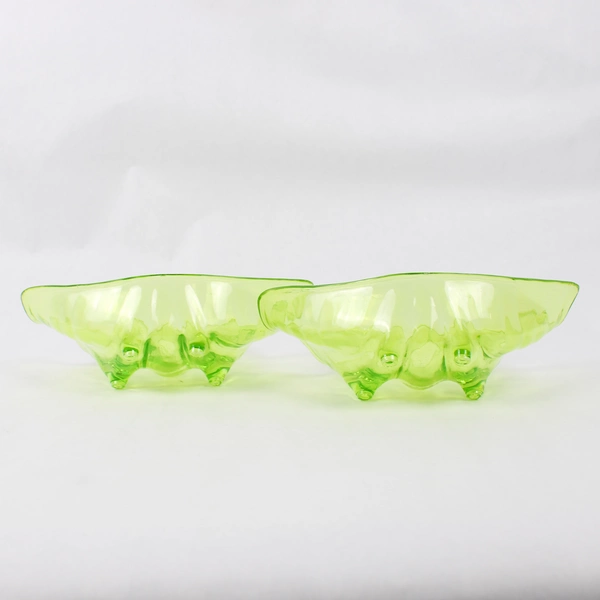 Lot Of 2 Unbranded Shell Serving/Decorative Green Plastic Bowls 3.5" x 9" x 5.5"