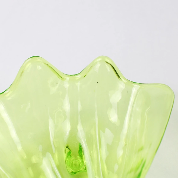 Lot Of 2 Unbranded Shell Serving/Decorative Green Plastic Bowls 3.5" x 9" x 5.5"