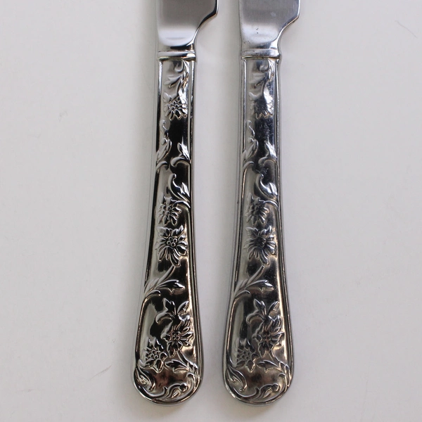 Lot Of 5 Reed & Barton Queen's Garden (Stainless) Flatware Steak & Dinner Knives