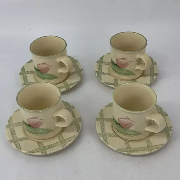 Set of 4 Pfaltzgraff Garden Party Flat Cups And Saucers