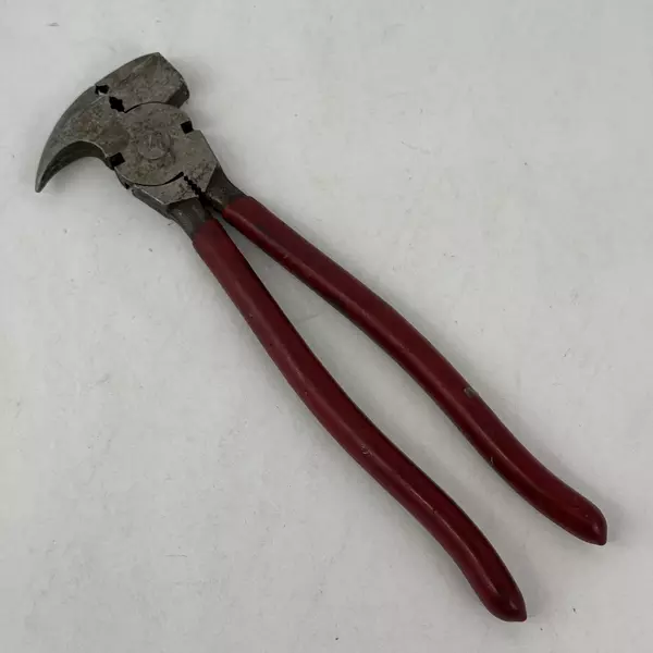 Heavy Duty Fencing Pliers Wire Cutter Hammer Fence Tool Multi-Function Hand Tool