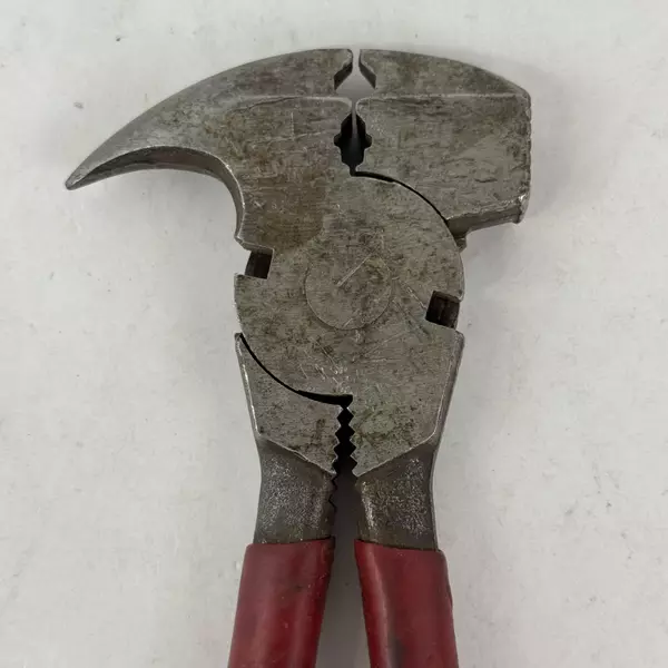 Heavy Duty Fencing Pliers Wire Cutter Hammer Fence Tool Multi-Function Hand Tool