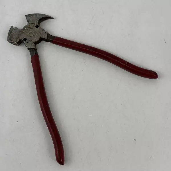 Heavy Duty Fencing Pliers Wire Cutter Hammer Fence Tool Multi-Function Hand Tool