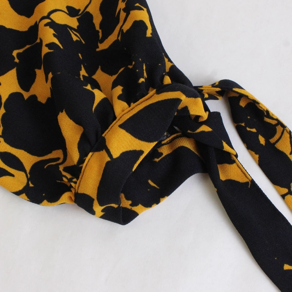 H&M Womens Black/Yellow Long Sleeve Floral Polyester Top, Size 10