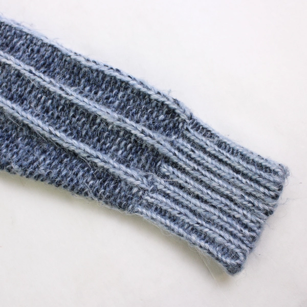 Ashley International Cozy Collection Women's Blue Knitted Sweater Size Medium