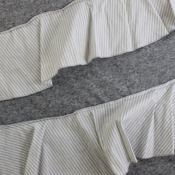 Lane Bryant Gray/White Ruffled Women's Long Sleeved Blouse Size 14/16