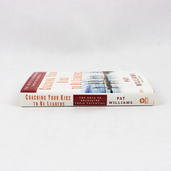 Coaching Your Kids to be Leaders by Pat Williams 2005 Hardcover DJ Signed 