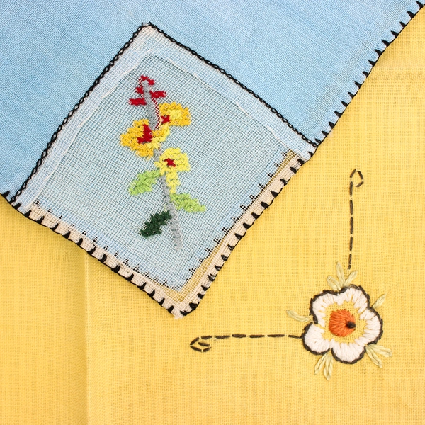 11 Pc Lot VTG Side Tablecloth and Napkins Floral Embroidery DIY Fabric Upcycling