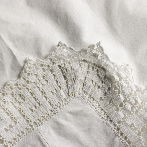 Vintage White Full Size Flat Sheet with Crochet Trim 84" x 96"