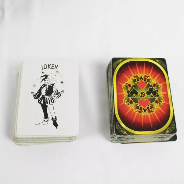 Burgundy Carousel Poker Chip Rack With 196 Chips And 2 Vintage Decks Of Cards