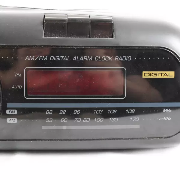 Vintage Cassette Player Alarm Clock AM/FM Radio Lenoxx CR-186