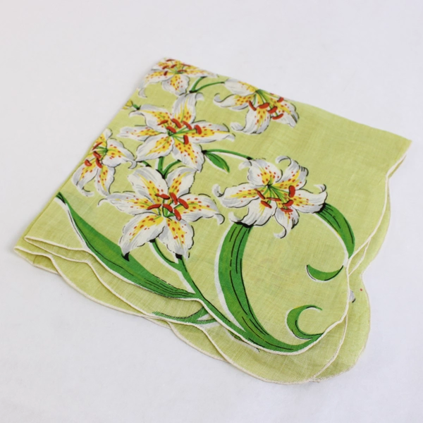 Women's Vintage Green Scalloped-Edge Handkerchief Tiger Lily Design