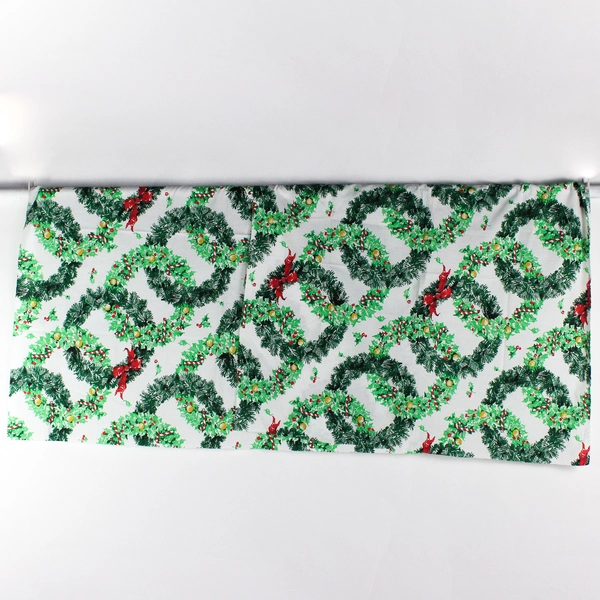 5 Piece Lot Winter/Christmas Themed Table Linens Fabric Cutters DIY Upcycling