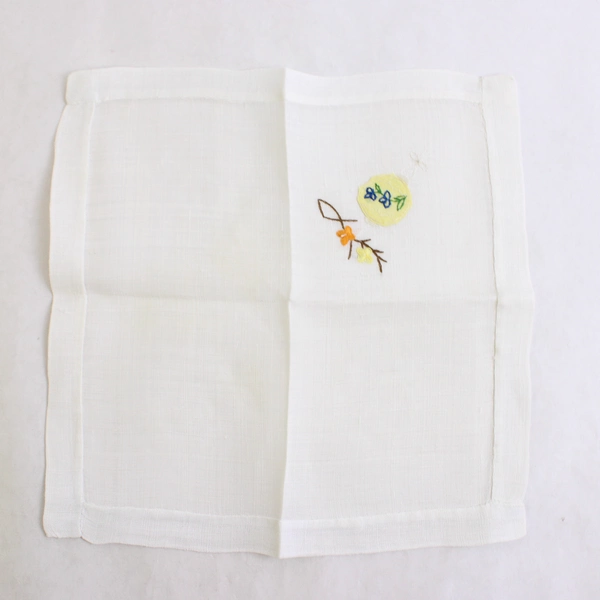 7 Piece Set Vintage 40" Tablecloth and Napkins Lantern Applique Flawed