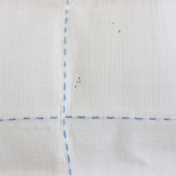 7 Piece Set Vintage 40" Tablecloth and Napkins Lantern Applique Flawed