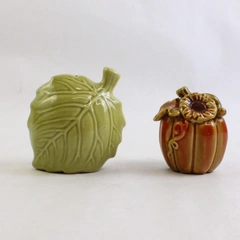Set Of 2 Unbranded Ceramic Salt & Pepper Shakers W/ Stoppers Fall Pumpkin & Leaf