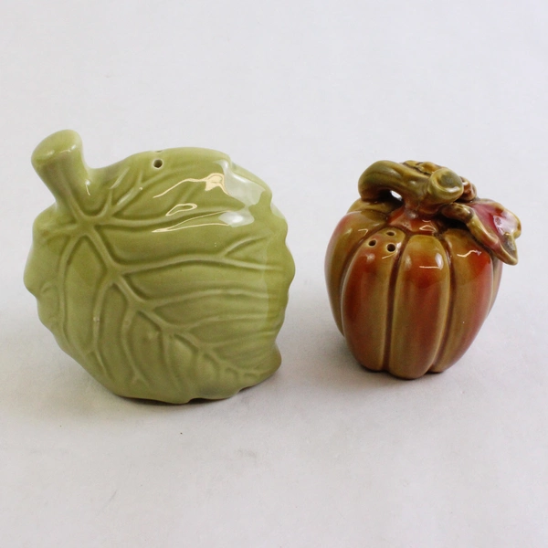 Set Of 2 Unbranded Ceramic Salt & Pepper Shakers W/ Stoppers Fall Pumpkin & Leaf