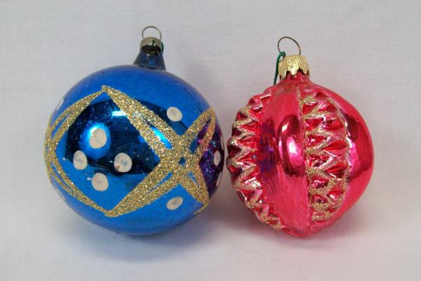 Box Of 5 Christmas Ornaments Red Blue White Glittery Round One Hallow