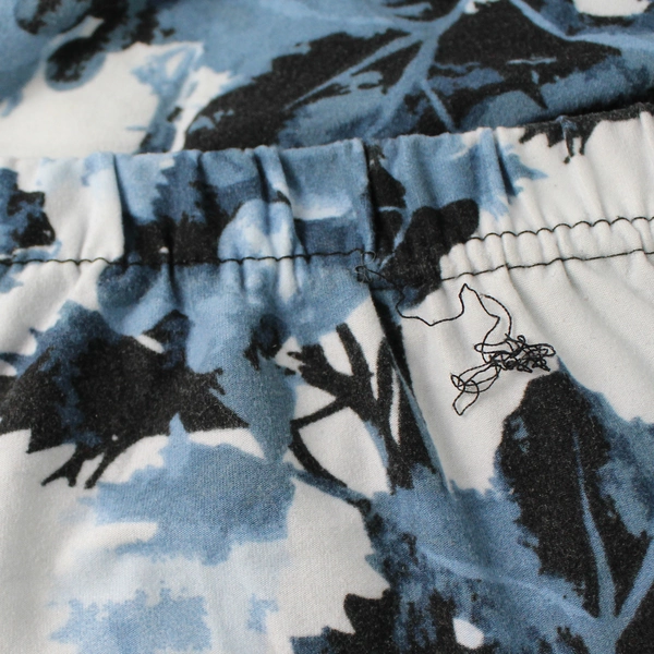 Women's Blue and White Grapevine Print Leggings One Size