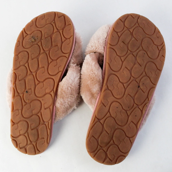 Unbranded Blush Pink Slip On Fuzzy Slippers Size EU 40 - 41 US 7