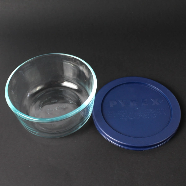 Lot of 2 Pyrex Clear Food Storage Bowls 7200 and 7202