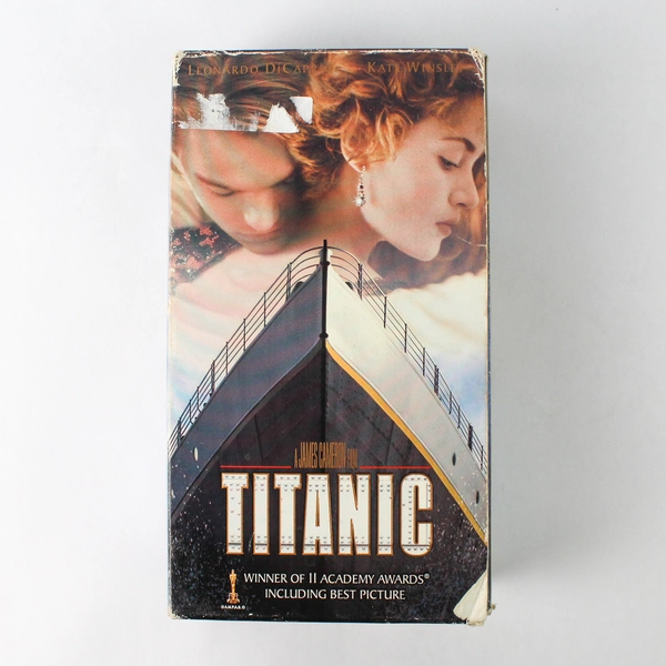Titanic VHS 2-Tape Set Digitally Mastered Movie 1998 Edition