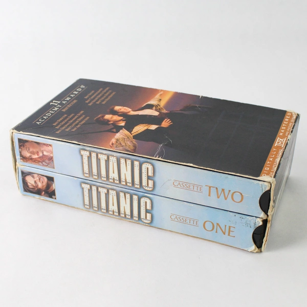 Titanic VHS 2-Tape Set Digitally Mastered Movie 1998 Edition