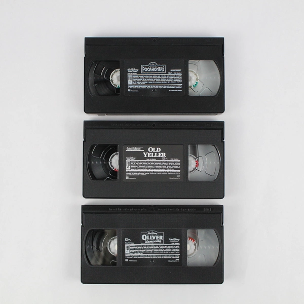 Lot of 3 Disney Home Video Family Movies VHS Tapes Old Yeller Oliver Pocahontas