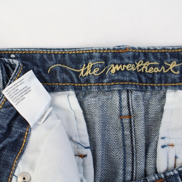 Old Navy The Sweetheart Classic Rise Medium Wash Denim Capri Jeans Size 6