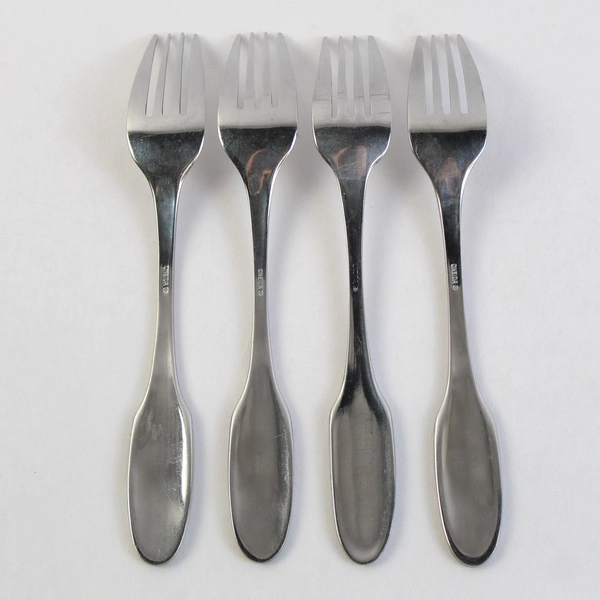 Set of 4 Oneida Silver Liberty Stainless Steel Salad Forks
