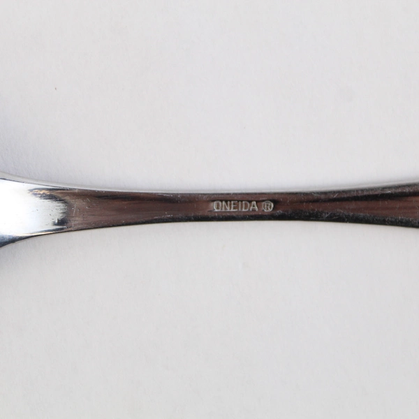 Set of 4 Oneida Silver Liberty Stainless Steel Teaspoons