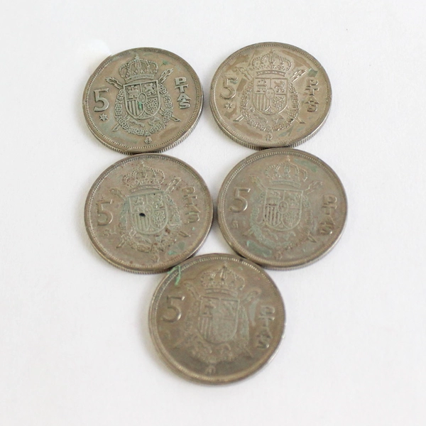 Lot of Seven 5 Peseta Coins From Spain Dated 1975 to 1984