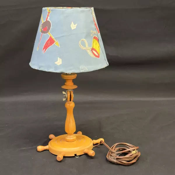 Vintage Mid Century Wood Nautical Ship's Wheel Base Tilting Table Lamp w/ Shade