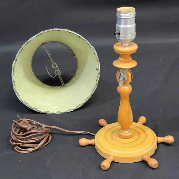 Vintage Mid Century Wood Nautical Ship's Wheel Base Tilting Table Lamp w/ Shade